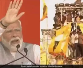 Safety ,Get Them Down": PM Modi As People Climbed Tower At Andhra Rally