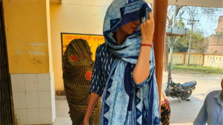 Inspection IAS Krati Raj wore a ghoonghat to disguise herself as a patient